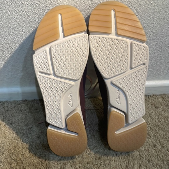 Ladies Clarks Casual Trainers Tri Spark Low Top US Size 9.5 in Purple Aubergine - Picture 4 of 6